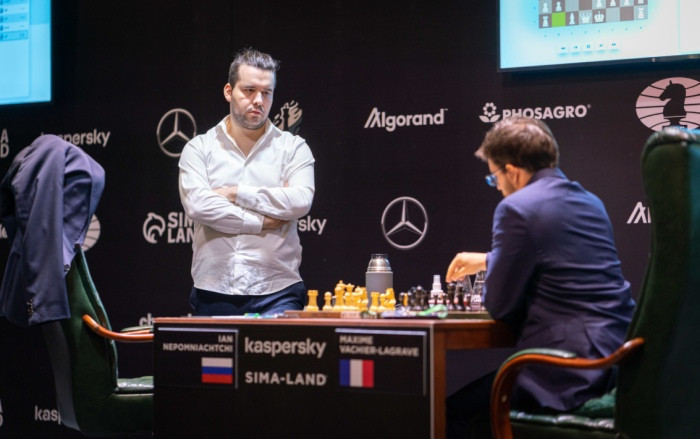 Nepomniachtchi wins FIDE Candidates Tournament after Giri falls to
